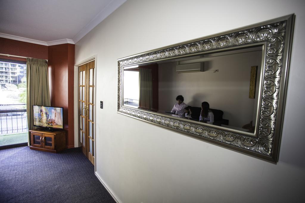 Alderney On Hay - Managed By Starwest Hotel & Apartments East Perth Экстерьер фото